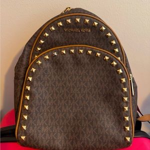 NWT✨Super cute, new, Micheal Kors purse backpack for sale ✨